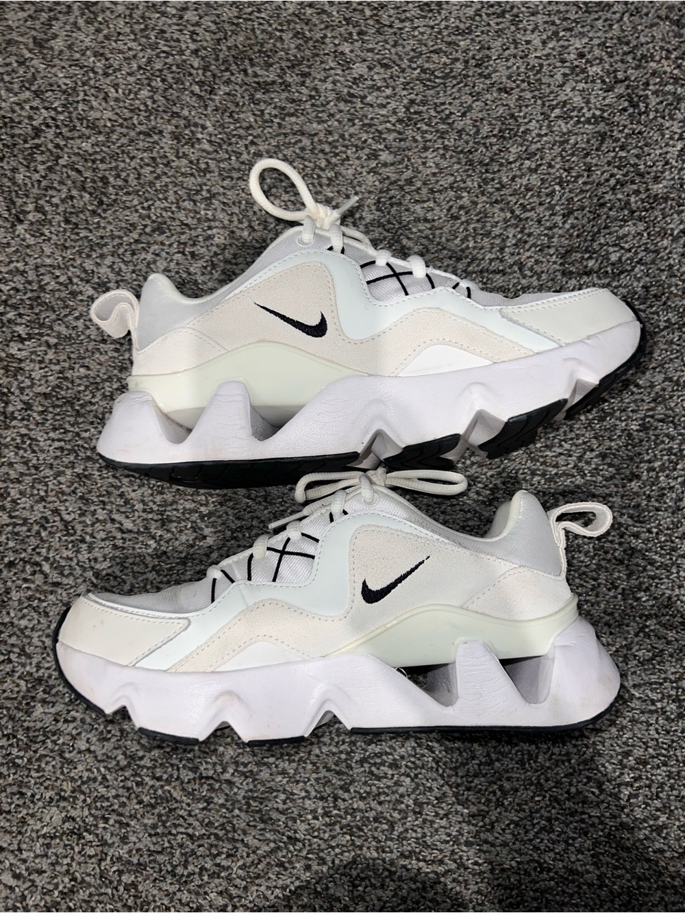Nike womens sneakers